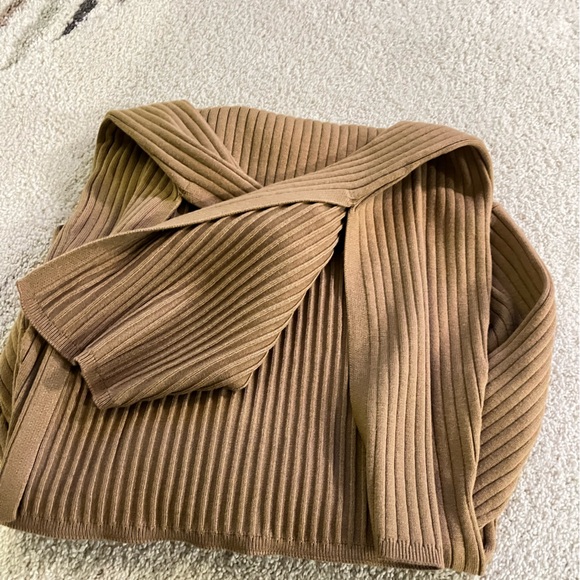 Women's Ribbed V-Neck Sweater Dress - Tan Size Small - Picture 4 of 5